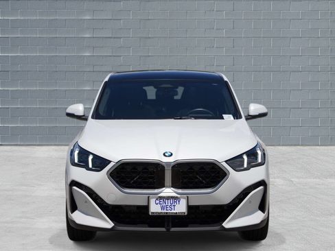 Used 2025 BMW X2 xDrive28i AWD/4WD image 2