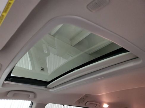 Used 2020 Toyota Sienna XLE image 31