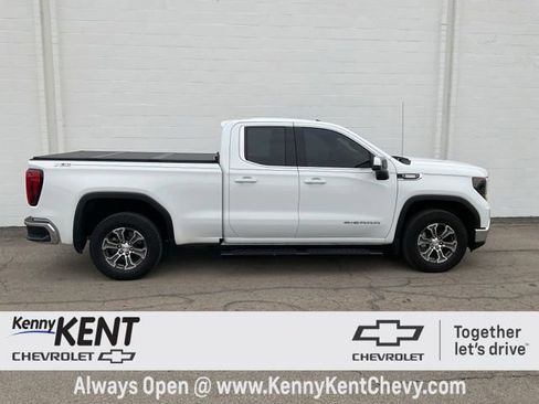 Used 2023 GMC Sierra 1500 SLE image 3