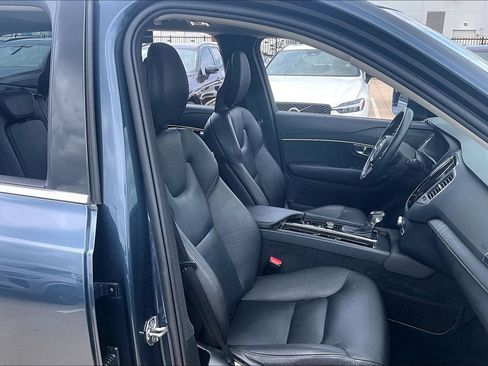Used 2020 Volvo XC90 T6 Momentum AWD/4WD image 8