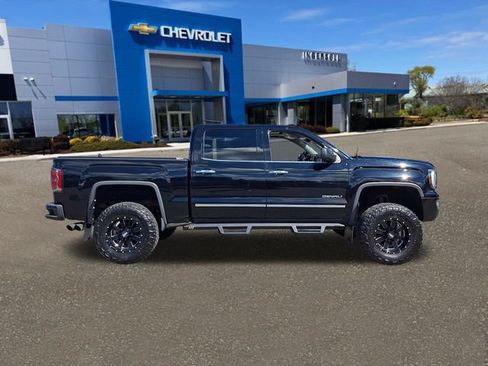 Used 2017 GMC Sierra 1500 Denali w/ Denali Ultimate Package AWD/4WD image 27