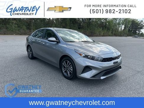 Used 2023 Kia Forte LXS FWD image 3