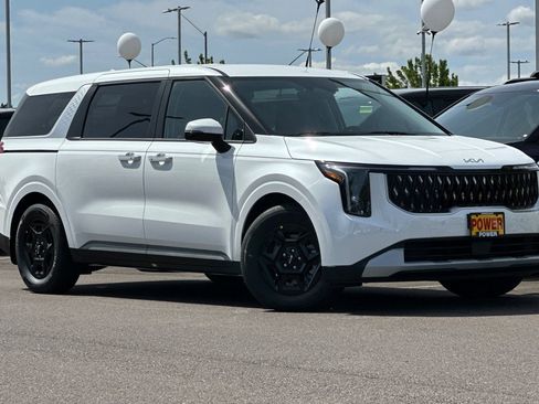 New 2026 Kia Carnival FWD image 2