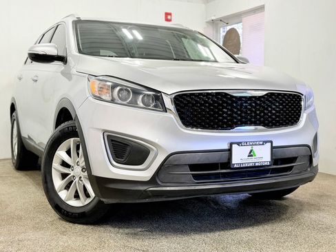 Used 2017 Kia Sorento LX FWD image 3