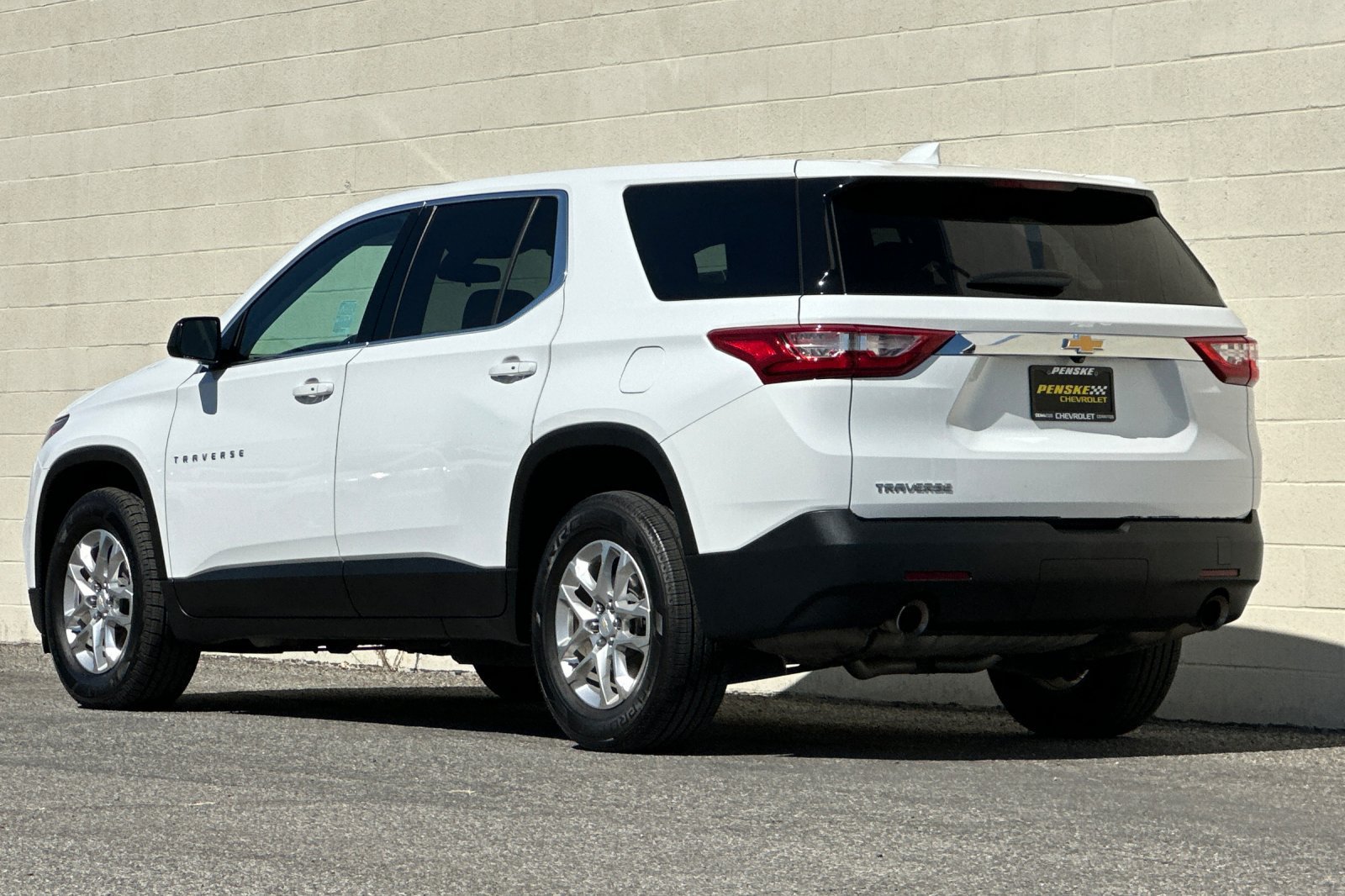 Used 2020 Chevrolet Traverse LS FWD image 6