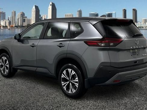 Used 2023 Nissan Rogue SV image 7