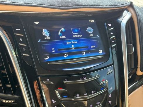 Used 2018 Cadillac Escalade ESV Platinum AWD/4WD image 26