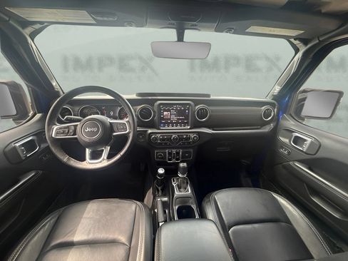 Used 2018 Jeep Wrangler Unlimited Sahara w/ Dual Top Group AWD/4WD image 9