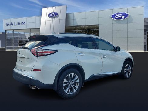 Used 2018 Nissan Murano SV image 4