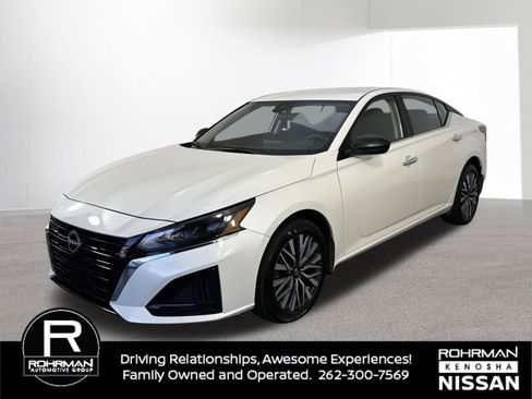 Certified 2024 Nissan Altima 2.5 SV image 1