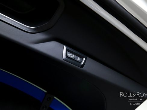 Used 2024 Rolls-Royce Cullinan AWD/4WD image 24