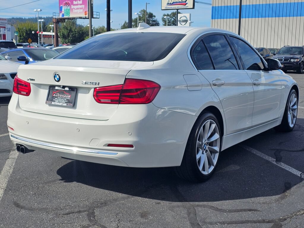 Used 2016 BMW 328i xDrive Sedan AWD/4WD image 5