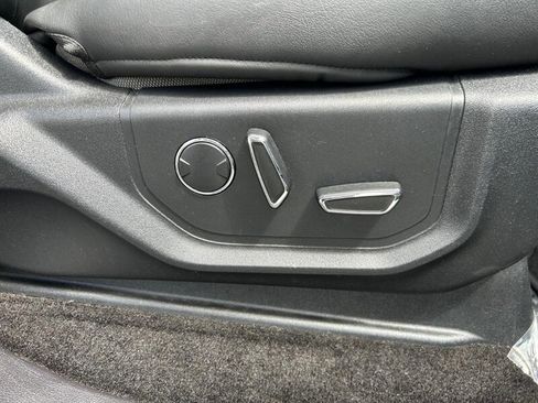 Used 2018 Ford F150 XLT w/ Equipment Group 302A Luxury AWD/4WD image 17