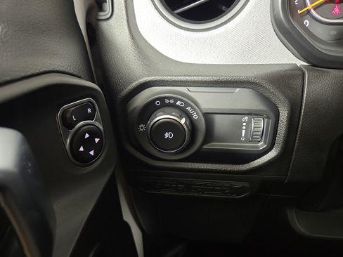 Used 2024 Jeep Wrangler Unlimited Sport AWD/4WD image 30