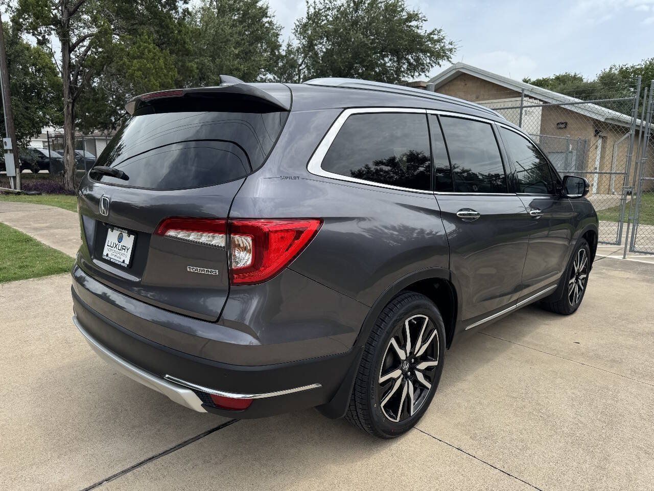 Used 2019 Honda Pilot Touring image 16
