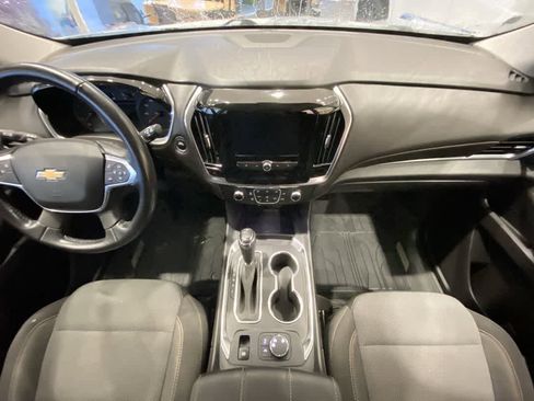 Used 2020 Chevrolet Traverse LT image 23
