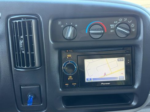 Used 2001 Chevrolet Express 3500 RWD image 10