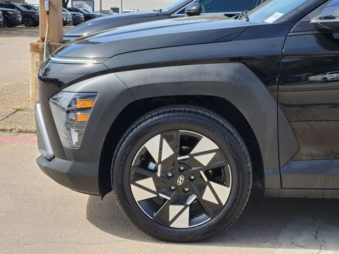 Certified 2025 Hyundai Kona SEL image 9