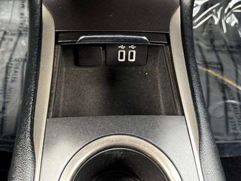 Used 2018 Lincoln MKC Select w/ Select Plus Package AWD/4WD image 20