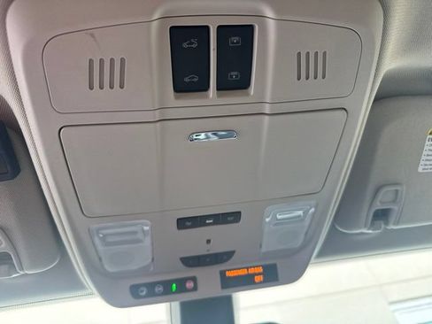 Used 2019 Buick Envision Essence FWD image 24