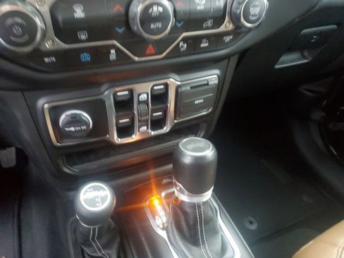 Used 2023 Jeep Wrangler Unlimited Sahara w/ Safety Group image 23