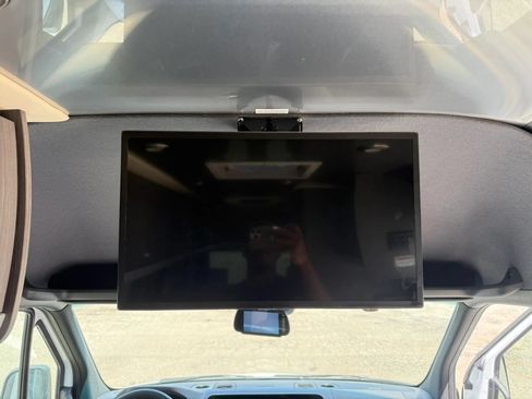 Used 2022 Mercedes-Benz Sprinter 3500 w/ Parking Package image 36