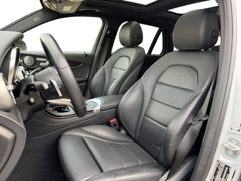 Used 2020 Mercedes-Benz GLC 300 4MATIC image 10