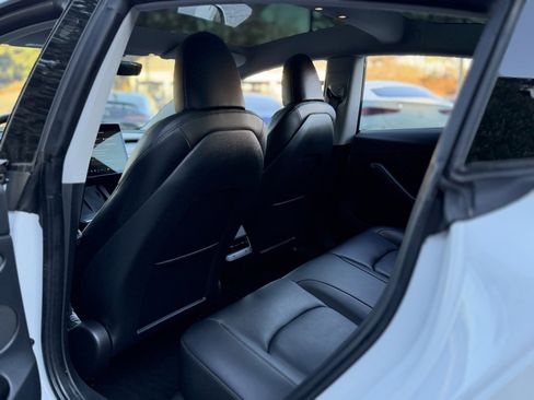 Used 2023 Tesla Model 3 Standard Range image 28
