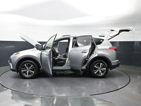 Used 2018 Toyota RAV4 XLE AWD/4WD image 42