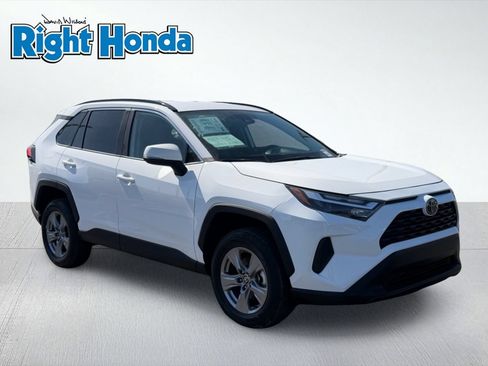 Used 2025 Toyota RAV4 XLE FWD image 9
