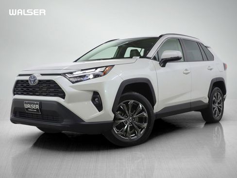 Used 2022 Toyota RAV4 XLE Premium image 1