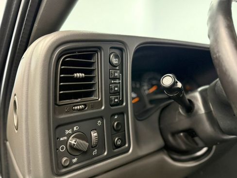 Used 2003 Chevrolet Avalanche 4x4 w/ Suspension Package, Off-Road image 41