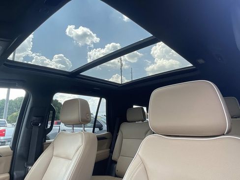 Used 2023 Chevrolet Tahoe Premier RWD image 21