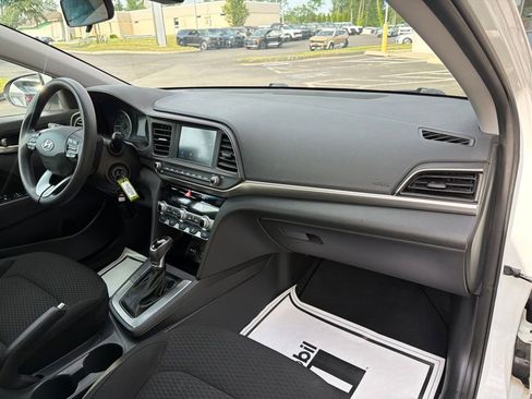 Used 2020 Hyundai Elantra SEL w/ Cargo Package (C1) FWD image 12