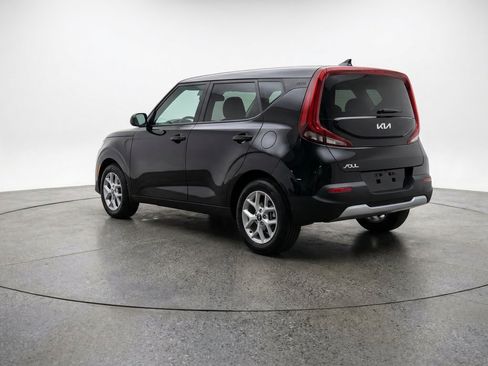 Used 2025 Kia Soul LX w/ LX Technology Package FWD image 6