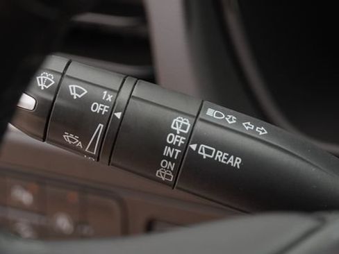 Used 2024 Chevrolet Suburban Premier AWD/4WD image 30