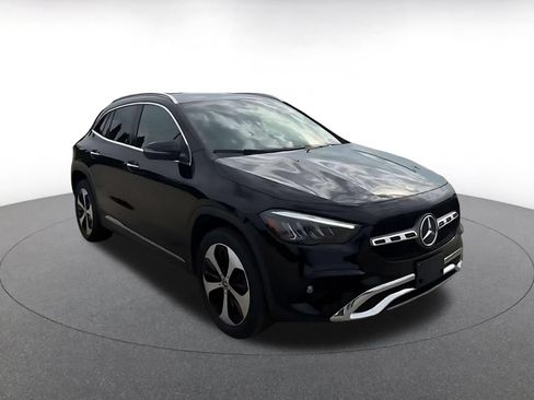 Used 2025 Mercedes-Benz GLA 250 4MATIC image 3