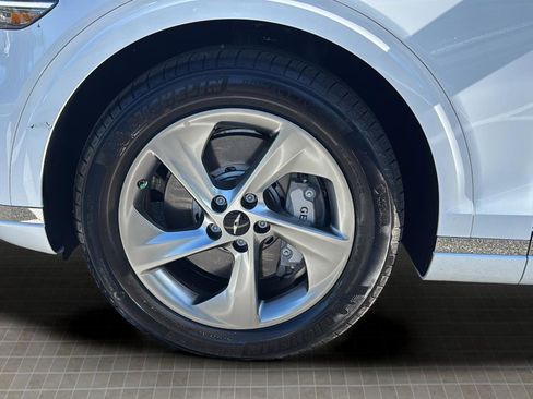 Certified 2026 Genesis GV70 2.5T Select AWD/4WD image 46