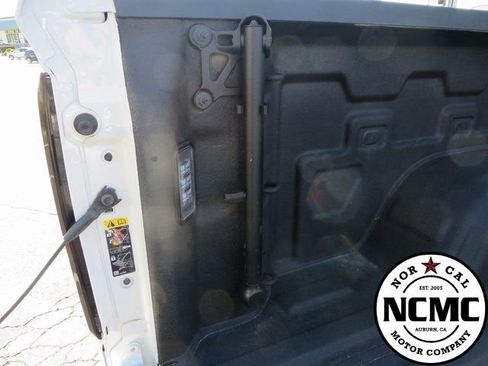 Used 2025 GMC Sierra 1500 AT4 image 15