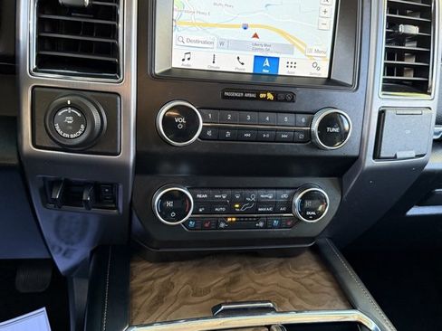 Used 2019 Ford Expedition Max Platinum image 19