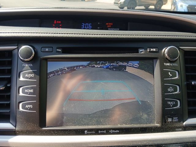 Used 2019 Toyota Highlander XLE AWD/4WD image 24