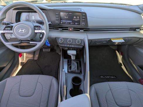 New 2026 Hyundai Elantra SE image 15