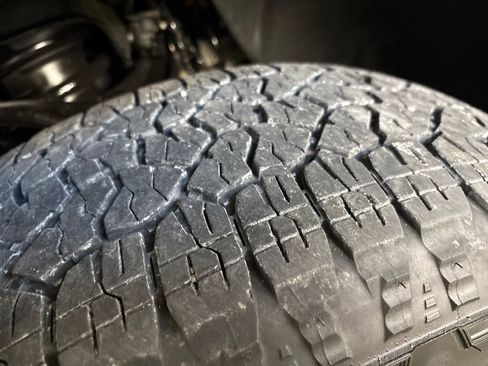 Used 2025 GMC Sierra 1500 AT4 w/ AT4 Premium Package image 31