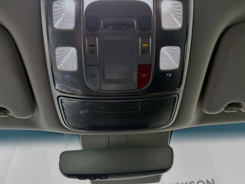 Used 2024 Genesis GV80 2.5T image 17