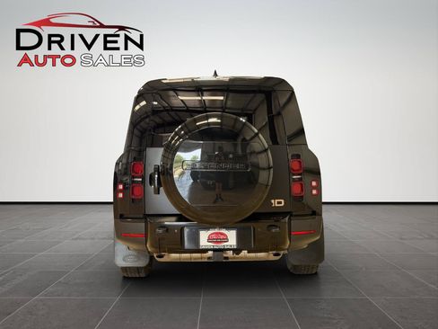 Used 2023 Land Rover Defender 130 SE AWD/4WD image 6