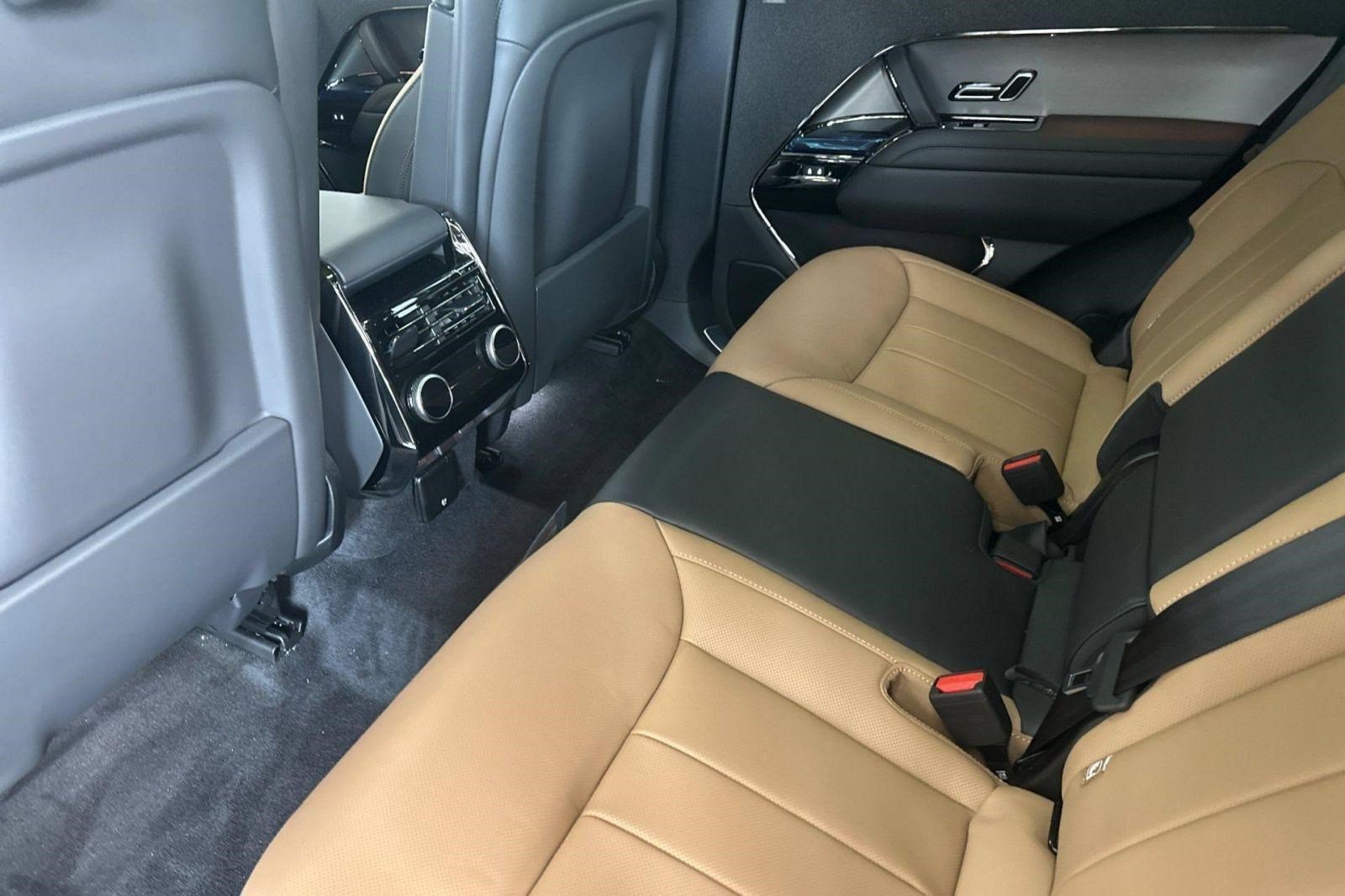 New 2026 Land Rover Range Rover Sport Dynamic SE AWD/4WD image 42