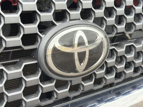 Used 2020 Toyota Tundra SR5 image 33
