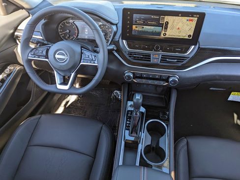 New 2025 Nissan Altima 2.5 SR image 22