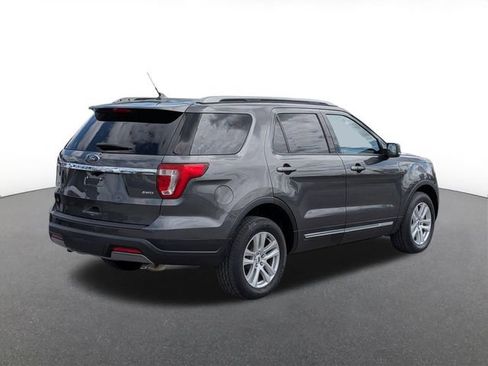 Certified 2019 Ford Explorer XLT w/ Equipment Group 202A AWD/4WD image 3
