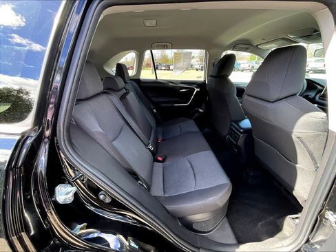 Used 2025 Toyota RAV4 XLE image 16